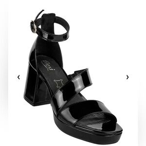 Flexi black patent platform sandals size 9.5